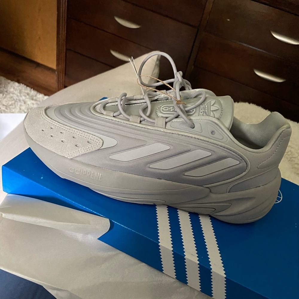 Adidas Ozelia